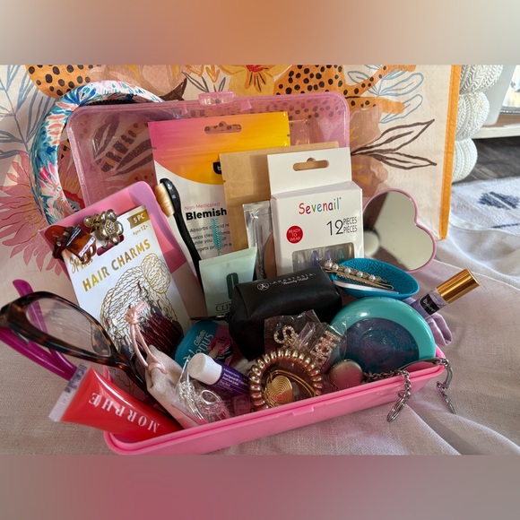 Pink Pamper Pack Mystery Box 💕📦💝 - Picture 2 of 4